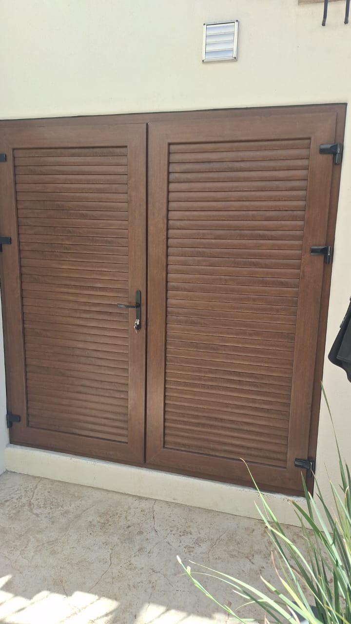 Persianas dobles y mallorquinas de aluminio exterior - Vidriera Monza Mexicali